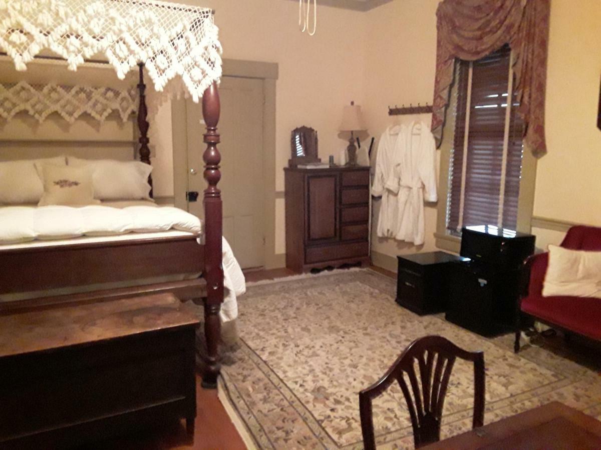 Emma'S Bed And Breakfast Springfield Exterior photo